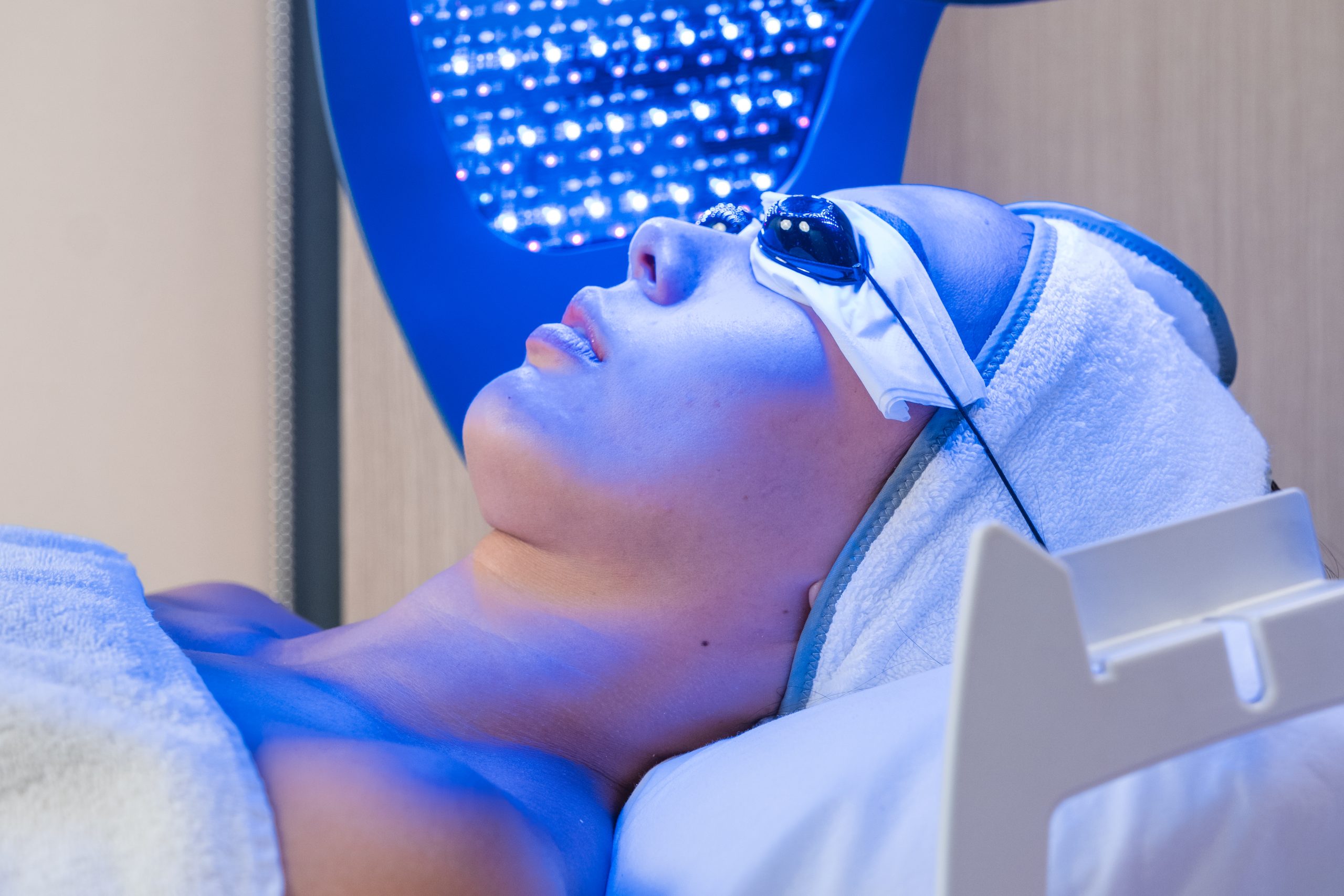 The 6 Benefits of LED Light Therapy: Is It the Right Treatment for You?
