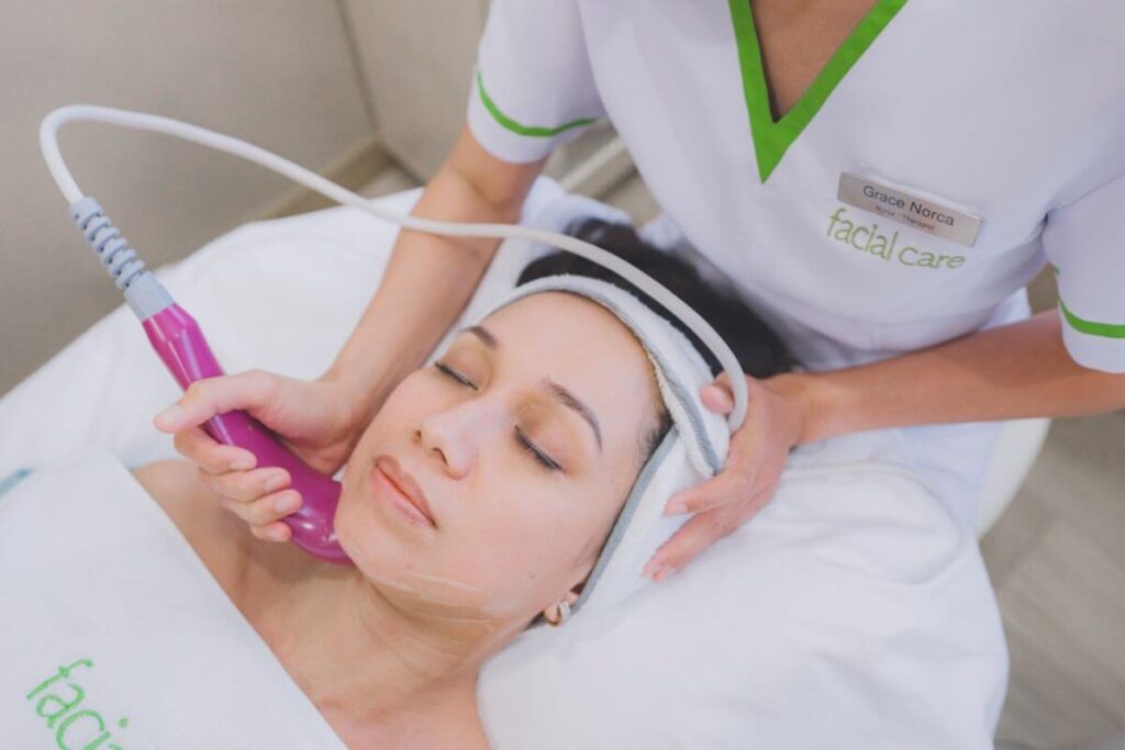 What to Expect During a Dermatologist-Guided Skin Tightening Treatment