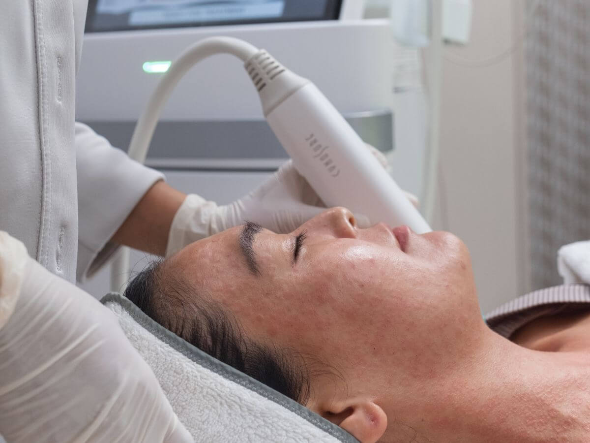 Explore the Different Benefits of Choosing a Face Lifting and Firming Treatment