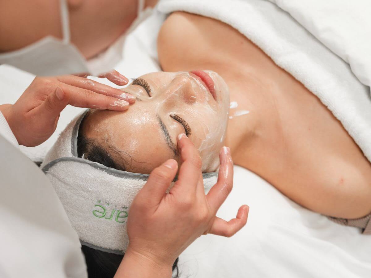 How Whitening Products Affect Skin 