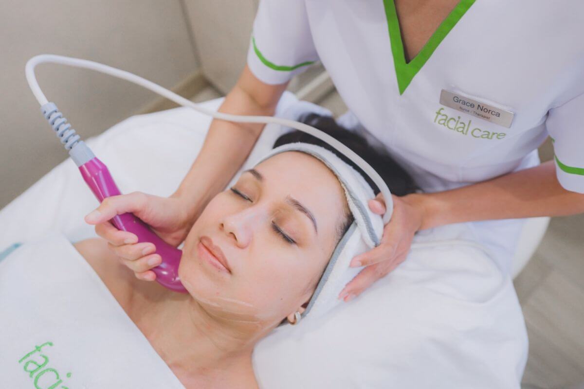 What are Facelift Treatments in the Philippines?